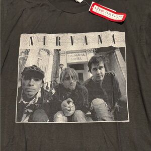 BNWT NIRVANA BAND TEE